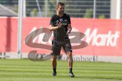 2. BL - Saison 2017/2018 - FC Ingolstadt 04 - Training - Stefan Leitl (Trainer FCI) gibt Anweisungen - Foto: Meyer Jürgen
