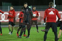 2. Bundesliga - Fußball - FC Ingolstadt 04 - Training nach Winterpause - mitte Ansage Co-Trainer Andre Mijatovic (FCI)