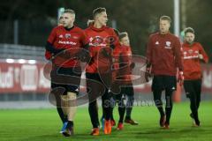 2. Bundesliga - Fußball - FC Ingolstadt 04 - Training nach Winterpause - Robert Leipertz (13, FCI) Phil Neumann (26, FCI) Torwart Örjan Haskjard Nyland (1, FCI) Christian Träsch (28, FCI)