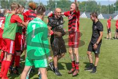 B-Junioren Bayernliga- U17 - FC Ingolstadt - TSV 1860 München - Wassedusche für Trainer Kaupp Patrick - Foto: Jürgen Meyer