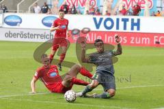 2. Bundesliga - Fußball - 1. FC Heidenheim - FC Ingolstadt 04 - Darío Lezcano (11, FCI) wird von den Füßen geholt, Patrick  Mainka (HDH 6)