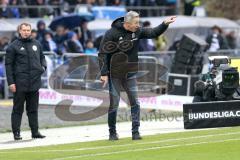 2. Bundesliga - SV Darmstadt 98 - FC Ingolstadt 04 - Cheftrainer Jens Keller (FCI) schreit zu den Spielern taktische Anweisung