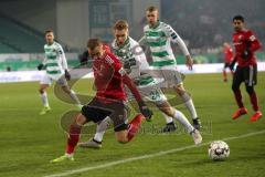 2. Bundesliga - SpVgg Greuther Fürth - FC Ingolstadt 04 - Sonny Kittel (10, FCI) Maximilian Sauer (24, Fürth) Lukas Gugganig (4 Fürth)