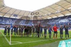 2. Bundesliga - Hamburger SV - FC Ingolstadt 04 - Sieg 0:3 für den FCI, Jubel mit den Fans, Humba Arme hoch, Freude