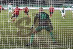 2. Bundesliga - SpVgg Greuther Fürth - FC Ingolstadt 04 - Elfemeter für den FCI, Darío Lezcano (11, FCI) Tor Jubel 0:1, gegen Torwart Sascha Burchert (30 Fürth)