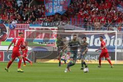 2. Bundesliga - Fußball - 1. FC Heidenheim - FC Ingolstadt 04 - Mergim Mavraj (15, FCI) mitte verteilt den Ball