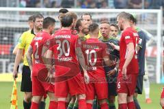 2. Bundesliga - Fußball - 1. FC Heidenheim - FC Ingolstadt 04 - Streit auf dem Platz, Sonny Kittel (10, FCI) und Nikola Dovedan (HDH 10)