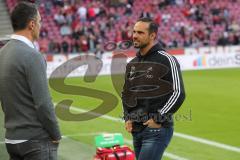 2. Bundesliga - Fußball - 1. FC Köln - FC Ingolstadt 04 - Gespräch zwischen Sportdirektor Angelo Vier (FCI) und Cheftrainer Alexander Nouri (FCI)