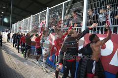 2. BL - Saison 2018/2019 - Holstein Kiel - FC Ingolstadt 04 - Die Mannschaft bedankt sich bei den Fans - Foto: Meyer Jürgen