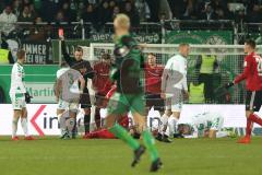 2. Bundesliga - SpVgg Greuther Fürth - FC Ingolstadt 04 - zweite Rote Karte gegen Maximilian Wittek (3 Fürth) nach Foul an Robin Krauße (23, FCI)