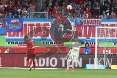 2. Bundesliga - Fußball - 1. FC Heidenheim - FC Ingolstadt 04 - Torwart Philipp Tschauner (41, FCI) rettet Ball von Robert Glatzel (HDH 9)