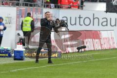 2. Bundesliga - Fußball - 1. FC Heidenheim - FC Ingolstadt 04 - Cheftrainer Tomas Oral (FCI) schreit ins Feld Pfiff