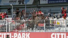 2. BL - Saison 2018/2019 - Holstein Kiel - FC Ingolstadt 04 - Mitgereiste Fans nach Kiel - Foto: Meyer Jürgen