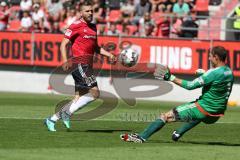 2. Bundesliga - Fußball - FC Ingolstadt 04 - Saisoneröffnung - Testspiel gegen Bayerische Regionalauswahl BFV, Robert Leipertz (13, FCI) scheitert an Torwart