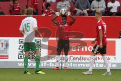 2. BL - Saison 2018/2019 - FC Ingolstadt 04 - Frederic Ananou (#2 FCI) beim Einwurf - Foto: Meyer Jürgen