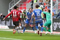 2. BL - Saison 2018/2019 - FC Ingolstadt 04 - Darmstadt 98 - Stefan Kutschke (#20 FCI) beim Kopfball - Torwart Heuer Fernandes, Daniel (Darmstadt 1)  - Foto: Meyer Jürgen