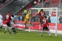 2. BL - Saison 2018/2019 - FC Ingolstadt 04 - DSC Arminia Bielefeld - Torchance für Osayamen Osawe (#14 FCI) - Phil Neumann (#26 FCI) - Philipp Klewin Torwart (#25 Bielefeld) - Foto: Meyer Jürgen