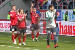 2. BL - Saison 2018/2019 - FC Ingolstadt 04 - Holstein Kiel - Die Spieler bedanken sich bei den fans - Fatih Kaya (#36 FCI) - Phil Neumann (#26 FCI) - Foto: Meyer Jürgen