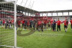 2. BL - Saison 2018/2019 - FC Ingolstadt 04 - Darmstadt 98 - Die Mannschaft bedankt sich bei den Fans - Foto: Meyer Jürgen