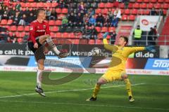 2. Bundesliga - FC Ingolstadt 04 - DSC Arminia Bielefeld - Torchance für Stefan Kutschke (20, FCI) gegen Torwart Philipp Klewin ( Bielefeld)