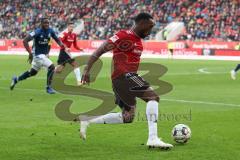 2. Bundesliga - FC Ingolstadt 04 - Hamburger SV - Osayamen Osawe (14, FCI) stürmt zum Tor
