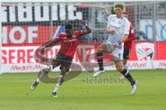 2. BL - Saison 2018/2019 - FC Ingolstadt 04 - DSC Arminia Bielefeld - Frederic Ananou (#2 FCI) - Fabian Klos (#9 Bielefeld) - Foto: Meyer Jürgen