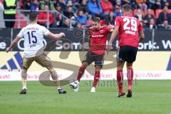 2. Bundesliga - Fußball - FC Ingolstadt 04 - FC Erzgebirge Aue - Dennis Kempe (Aue 15) Thomas Pledl (30, FCI) Thorsten Röcher (29 FCI)