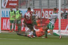2. BL - Saison 2018/2019 - FC Ingolstadt 04 - Thorsten Röcher (#29 FCI) schiesst an die Latte - Burchert Sascha #30 Fürth Torwart - Foto: Meyer Jürgen