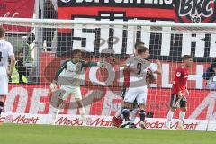 2. Bundesliga - FC Ingolstadt 04 - DSC Arminia Bielefeld - Torwart Philipp Heerwagen (1, FCI) gibt Anweisungen