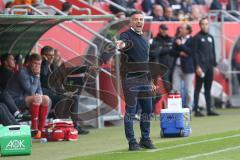 2. Bundesliga - Fußball - FC Ingolstadt 04 - SV Wehen Wiesbaden - Cheftrainer Tomas Oral (FCI) gibt Anweisungen -