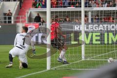 2. Bundesliga - Fußball - FC Ingolstadt 04 - SV Wehen Wiesbaden - Björn Paulsen (4, FCI) trifft zum 3:2 Anschlusstreffer - jubel - Torwart Markus Kolke (1 SVW)  -