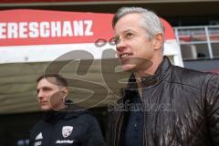 2. Bundesliga - Fußball - FC Ingolstadt 04 - Vorstellung neuer Trainer, Jens Keller, Cheftrainer Jens Keller (FCI) im Stadion Begehung