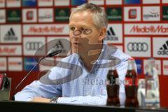 2. Bundesliga - Fußball - FC Ingolstadt 04 - Vorstellung neuer Trainer, Jens Keller, Geschäftsführer Harald Gärtner (FCI) Pressekonferenz