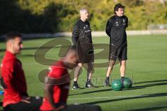 2. Bundesliga - FC Ingolstadt 04 - Winter-Trainingslager Alicante - Cheftrainer Jens Keller (FCI) und Co-Trainer Thomas Stickroth (FCI) beobachten das Training