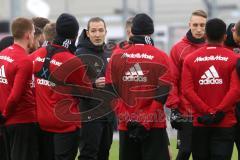 2. Bundesliga - Fußball - FC Ingolstadt 04 - erstes Training mit Interimstrainer Roberto Pätzold, Besprechung mit der Mannschaft
