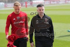 2. Bundesliga - Fußball - FC Ingolstadt 04 - Trainerwechsel - Tomas Oral kommt zurück als Cheftrainer mit Co-Trainer Michael Henke, erstes Training - Cheftrainer Tomas Oral (FCI) mit Sonny Kittel (10, FCI)