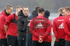 2. Bundesliga - Fußball - FC Ingolstadt 04 - erstes Training mit Interimstrainer Roberto Pätzold, Besprechung mit der Mannschaft
