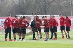 2. Bundesliga - Fußball - FC Ingolstadt 04 - Trainerwechsel - Tomas Oral kommt zurück als Cheftrainer mit Co-Trainer Michael Henke, erstes Training - Cheftrainer Tomas Oral (FCI) erklärt vor der Mannschaft