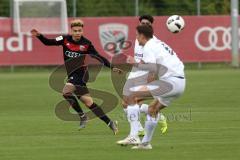 A-Junioren Bundesliga - U19 FC Ingolstadt 04 - Eintracht Frankfurt - links Jalen Hawkins (10 FCI) flankt