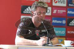 3. Fußball-Liga - Saison 2019/2020 - Bayern München II - FC Ingolstadt 04 - Chef-Trainer Jeff Saibene (FCI) bei der Pressekonferenz - Foto: Meyer Jürgen