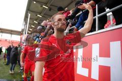 3. Liga - Fußball - FC Ingolstadt 04 - FSV Zwickau - Feiern mit den Fans, Maximilian Beister (10, FCI) Tobias Schröck (21, FCI)
