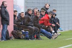 3. Fußball-Liga - Saison 2019/2020 - Testspiel - FC Ingolstadt 04 - VFR Aalen - Die Trainerbank mit Chef-Trainer Jeff Saibene (FCI) - Foto: Stefan Bösl