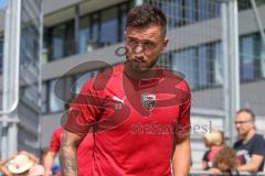 3. Fußball-Liga - Saison 2019/2020 - FC Ingolstadt 04 -  Trainingsauftakt - Robin Krauße (23 FCI)  betritt das Trainingsgelände - Foto: Meyer Jürgen