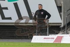 3. Liga - FC Viktoria Köln - FC Ingolstadt 04 - Cheftrainer Tomas Oral (FCI) starrt auf das Spielfeld