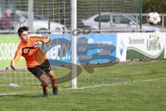 Landesliga Südost - 2014 - FC Gerolfing - TSV Eching - Torwart Marco Ernhofer (FCG) pariert den Strafstoß