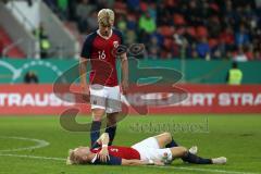 EM-Qualifikation - Fußball - Länderspiel - U21 - Deutschland - Norwegen - Andreas Hanche-Olsen von Norwegen bleibt verletzt liegen, Tobias Börkeeiet von Norwegen