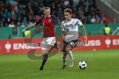 EM-Qualifikation - Fußball - Länderspiel - U21 - Deutschland - Norwegen - Birk Risa Linker von Norwegen Luca Waldschmidt von Deutschland