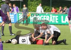 FC Gerolfing - SpVgg Altenerding - Mario Chiaradia wird schwer am Kopf getroffen. Durch den Freistoß erzielt Michael Rindlbacher das 4:0