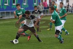 Lottocup 2014 - Türkisch SV Ingolstadt - TSV Jetzendorf 5:0 - Ali Erbas setzt sich gegen die Jetzendorfer Verteidiger durch
