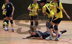 Handball Damen - DJK Ingolstadt - TSV Bergkirchen - Stephanie Lerailler wird unsanft gestoppt